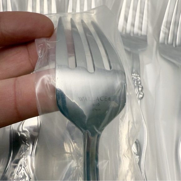 Wallace Peacock Set of 8 Salad Forks Stainless Steel 18/10 NEW - Picture 4 of 4